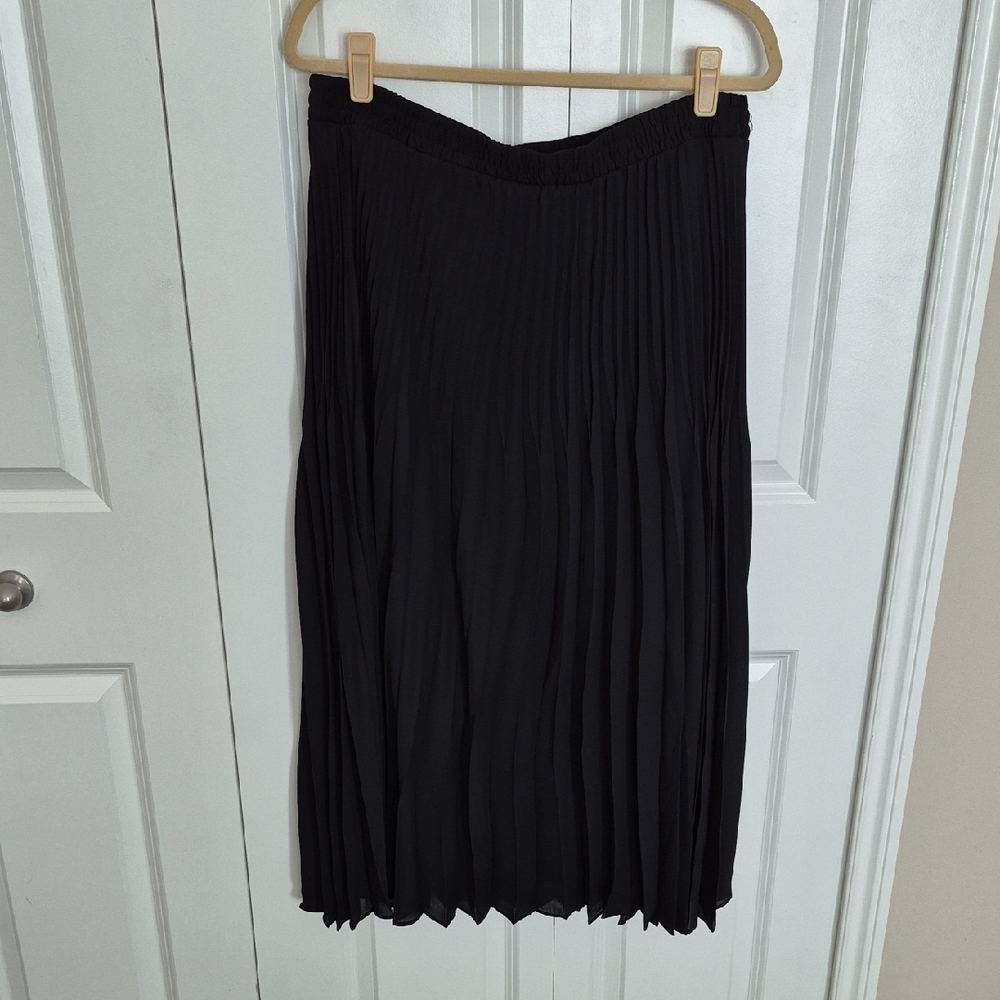 Max Studio Black Midi A-Line Skirt